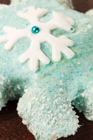 Christmas cake formed as snowflake, close upの写真素材