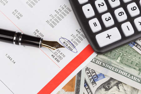 statement of account with the dollar billsの写真素材