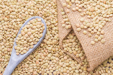 lentils in bowl on the table - Lens culinarisの写真素材