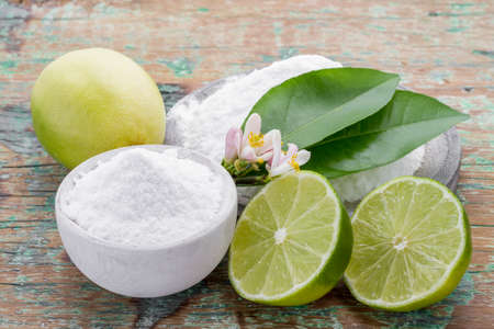 lemon and baking soda on the tableの写真素材