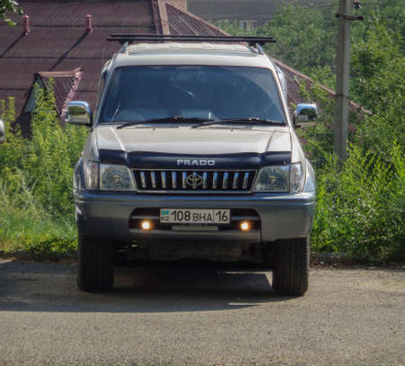 Kazakhstan, Ust-Kamenogorsk, july 18, 2019: Toyota Land Cruiser Prado 90. Old japanese SUVのeditorial素材