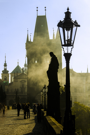 Early morning fog on the Charles bridge, Pragueのeditorial素材