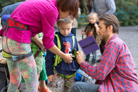 Father mother and son preparing for climbのeditorial素材