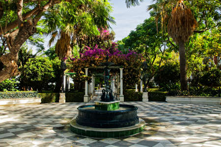 park Genoves with fountain in Cadizの写真素材