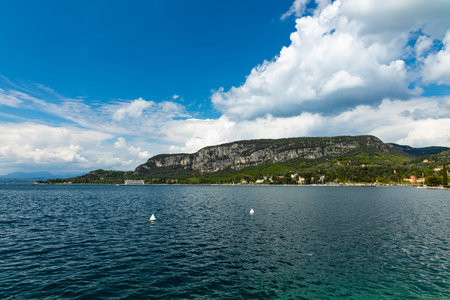 Lake and town Garda in Italy. Lake Garda is the largest lake in Italy.のeditorial素材