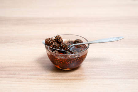 Pine cones jam in bowlの写真素材