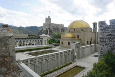 Akhaltsikhe Rabati Castle Fortress Complex View of Mosque Pond and Main Towerのeditorial素材