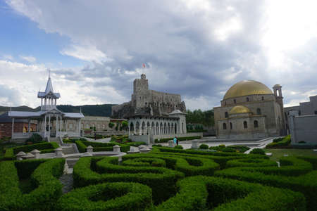 Akhaltsikhe Rabati Castle Fortress Complex Clipped Hedge with Pavilion Main Tower and Mosqueのeditorial素材