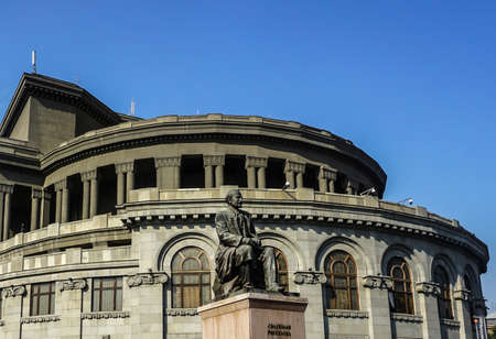 Yerevan Armenian Opera Theater Statue in Summer with Blue Skyのeditorial素材