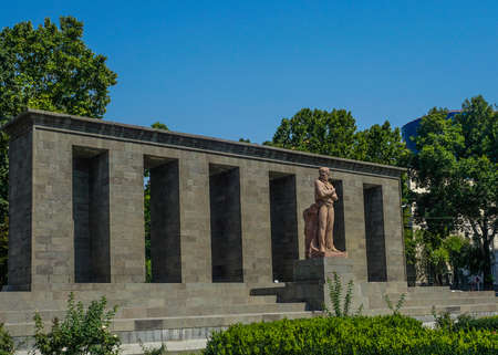 Yerevan Shahumyan Statue at Park in Summer in Noon Timeのeditorial素材