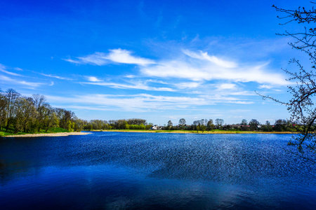 Nesvizh Castle Breathtaking Picturesque Dark Blue Lake Viewのeditorial素材