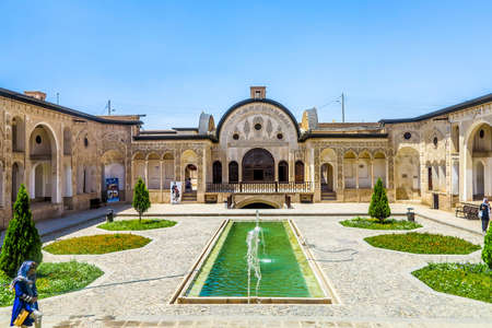 Kashan Tabatabaee Historical House Courtyard Frontal View Point with Fountain Pondのeditorial素材