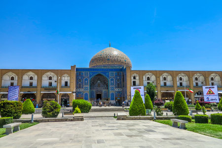 Isfahan Sheikh Lotfollah Mosque Main Gate Entrance Iwan with Dome View Point from Naqsh-e Jahan Squareの写真素材