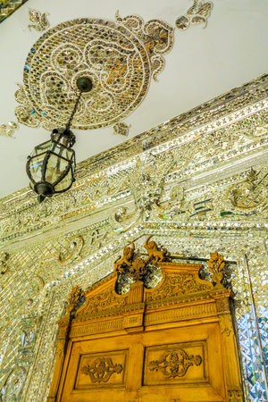 Tehran Golestan Palace Talar-e Brelian Brilliant Hall with Mirrors Ceiling and Chandeliersのeditorial素材