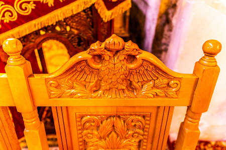 Thessaloniki Hagios Demetrios Cathedral Double Headed Byzantine Eagle Wood Carving Relief Stasidia Church Chairのeditorial素材