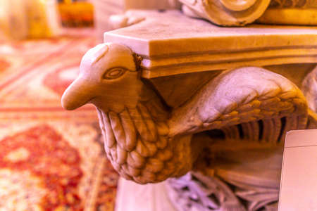 Thessaloniki Hagios Demetrios Cathedral Closeup Pigeon Carving Relief Capital of a Columnのeditorial素材
