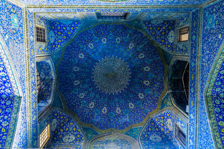 Isfahan Masjed-e Jadid-e Abbasi Shah Great Royal Mosque Blue Tiles Ornament Ceilingのeditorial素材