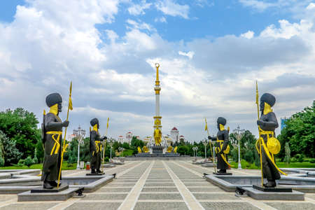 Ashgabat Independence Monument with President Saparmurat Niyazov Statueのeditorial素材