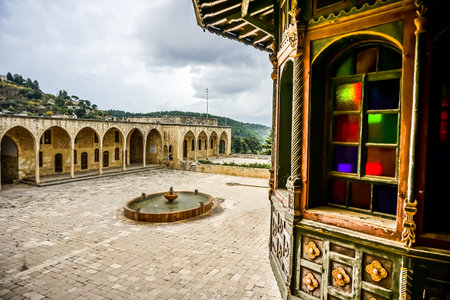 Beiteddine Palace Courtyard View with Fountain and Cloudy Skyのeditorial素材