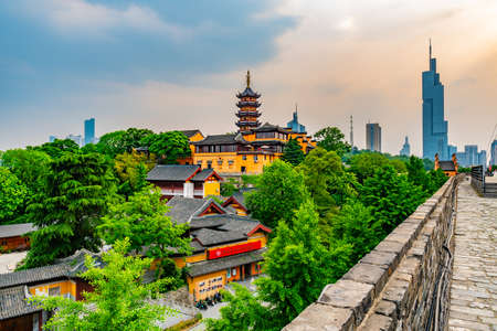 Nanjing Jiming Buddhist Temple Panoramic Picturesque View with Cityscape at Afternoon Sunsetのeditorial素材