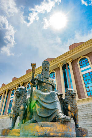 Dushanbe Flag Pole Park Picturesque View of Tajikistan National Museum with Cyrus II the Great Statue on a Sunny Blue Sky Dayのeditorial素材