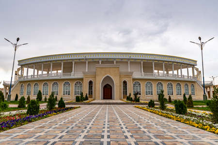 Istaravshan Kalai Mug Teppe Fortress View of Amphitheater with Flowers on a Cloudy Rainy Dayのeditorial素材