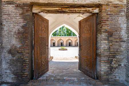 Hisor Fortress Madrasa Kukhna Picturesque Breathtaking Entry Gate View on a Sunny Blue Sky Dayのeditorial素材