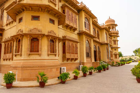 Karachi Mohatta Palace Museum Picturesque View at Hatim Alvi Road on a Cloudy Dayのeditorial素材