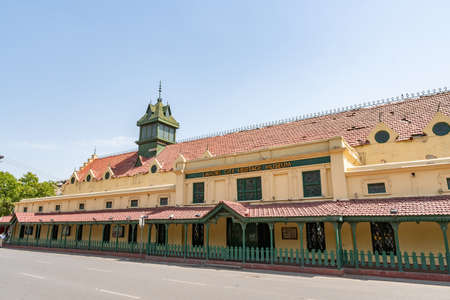 Lahore City Heritage Museum Picturesque View of Building at Mall Road on a Sunny Blue Sky Dayのeditorial素材