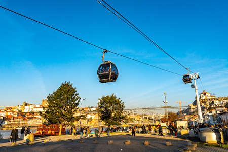 Porto Cable Car Teleferico de Gaia Picturesque Low Angle View on a Sunny Blue Sky Day in Winterのeditorial素材
