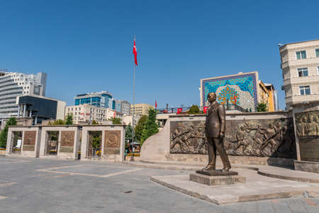 Kayseri Republic Square Ataturk Monument Breathtaking Picturesque View on a Blue Sky Day in Summerのeditorial素材