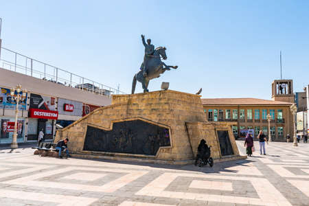 Gaziantep Ataturk Statue Breathtaking Picturesque View on a Blue Sky Day in Summerのeditorial素材