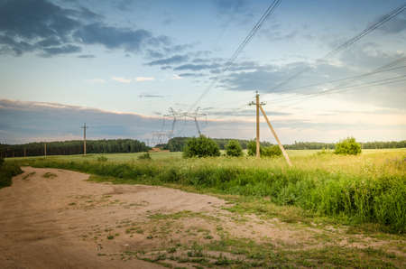 Electric high voltage tower/ Electric high voltage tower against clear blue sky

の写真素材