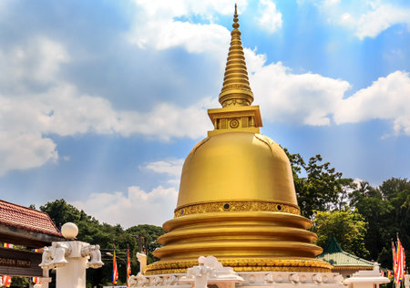 Stupa Buddha (Dagobah) in the Golden Temple in Dambulla, Sri Lankaのeditorial素材