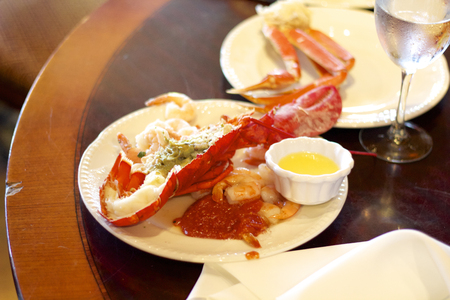 Roasted mixed seafood set contais lobster, calms, fish, blue clabs and big prawnsの写真素材