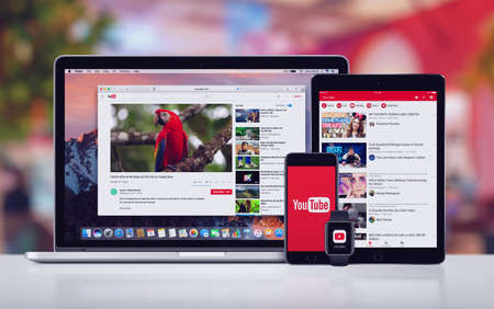 YouTube on the Apple iPhone 7 iPad Pro Apple Watch and Macbook Proのeditorial素材