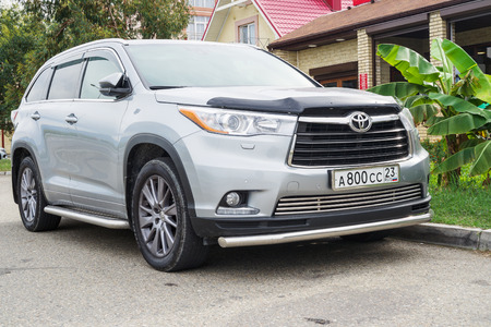 Sochi, Russia - October 11, 2016: New Toyota Highlander (Kluger) parked on the street of Sochi City.のeditorial素材