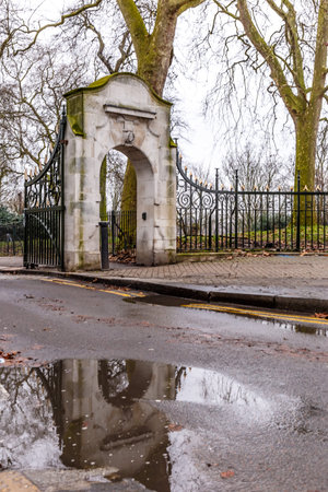 Entrance into Battersea park, Londonの写真素材