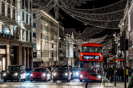 Regents street decorated for 2017 Christmas, Londonのeditorial素材