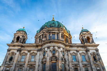 Berliner dom in the evening, Berlinのeditorial素材