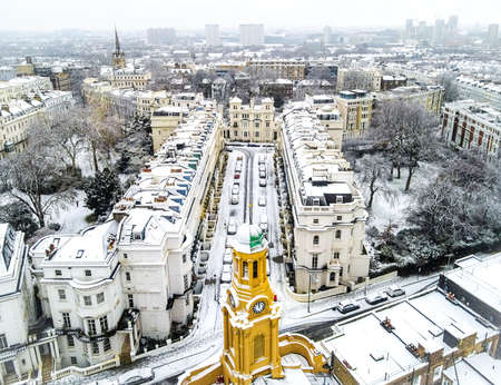 Aerial view of snowy Notting hill area in London, UKのeditorial素材