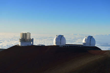 telescopes on the summit of Mauna Kea on the Big Island of Hawaiiの素材 [FY31072188336]