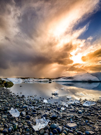 Icebergs floating in Jokulsarlon Lagoon by the southern coast of Icelandの写真素材