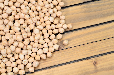 chickpea on wooden tableの写真素材