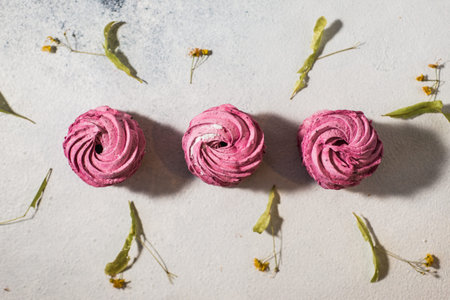 berry blueberry flavors pink homemade marshmallowsの写真素材