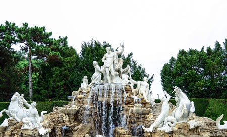Neptune fountain - Schonbrunn palace Vienna Austiraのeditorial素材