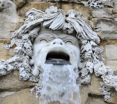 Famous Obelisk fountain at Schonbrunn palace - Vienna Austriaのeditorial素材
