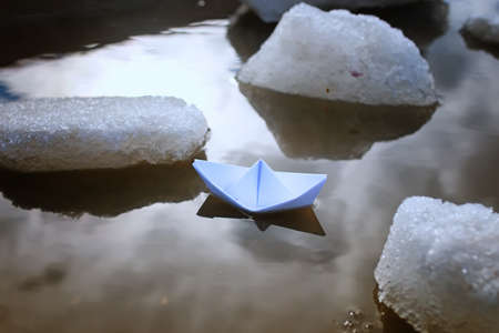 paper boatの写真素材