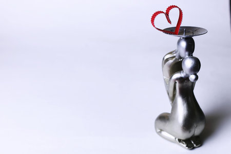 statuette valentine with hearts