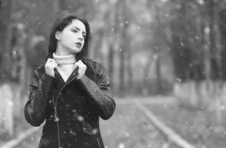 date in a park lover in snow dayの写真素材